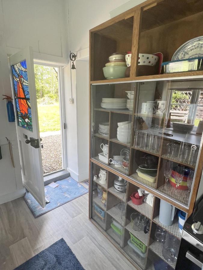 Adorable Two Bed Norfolk Broads Holiday Home - River Views With Moorings & Fishing Stalham Exterior foto
